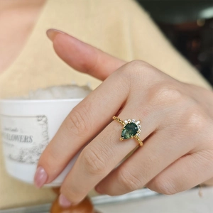 Vintage gold s925 silver ring with pear-shaped green moss agate and crown zircons