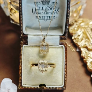Vintage-Schmuckset 18K vergoldet mit rechteckigem Champagner-Kristall und Sternen-Motiv