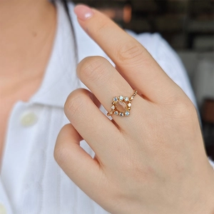 Bague élégante en argent S925 plaqué or avec pierre de lune et gemmes multicolores