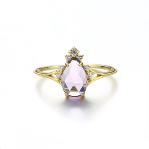 Eleganter s925 Silberring mit birnenförmigem lila Amethyst, vergoldet und mit Akzentdiamanten