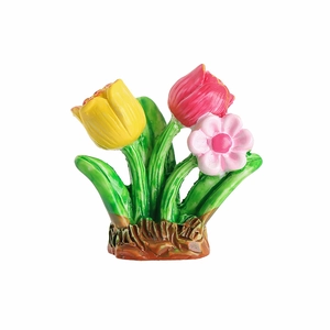 Miniature resin tulip flower figurines for micro landscape and desktop decoration