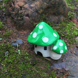 Miniature resin mushroom house garden ornament with green caps and white spots for micro landscape