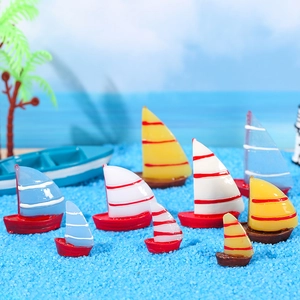Miniatur-Segelbootmodelle aus Harz für maritime Mikrolandschaften und Gartendekoration