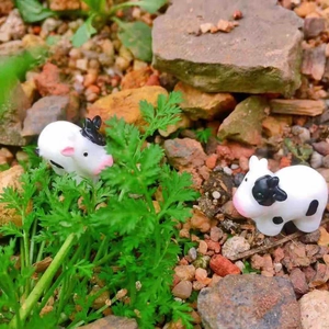 Miniatur-Kuhfiguren aus Harz für Mikrolandschaften, Bonsai und Gartendeko