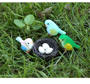 Miniature resin bird figurines and nest with eggs for garden moss micro landscape decor
