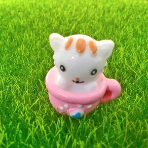 Miniature resin cat in pink teacup figurine for micro landscape garden decoration
