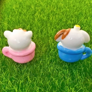 Miniature resin teacup cat and dog figurines for desktop garden landscape decoration