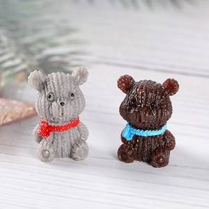 Miniature resin bear figurines with knitted texture and scarves for garden decor