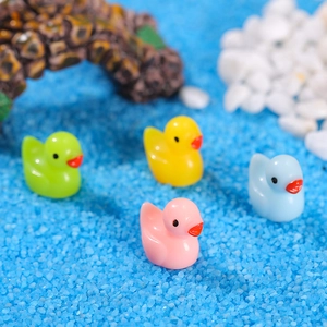 Kleurrijke mini eendjes van hars voor mos microlandschappen en decoraties