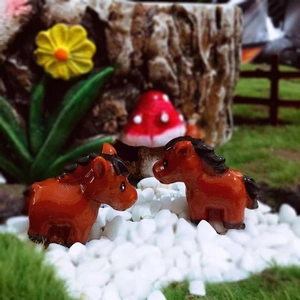 Mini Horse Figurine Resin Pony Miniature Animal Statue For Succulent Moss Micro Landscape DIY Fairy Garden Home Decoration