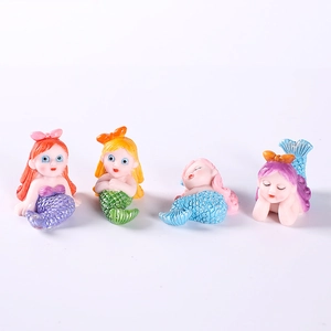 Set mit vier bunten Meerjungfrauen-Figuren aus Harz für Aquarien und Mikrolandschaften