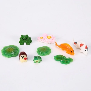 Set de figurines miniatures grenouille et carpe koï en résine avec nénuphars