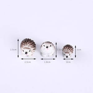 Three cute miniature resin hedgehogs for succulents decor, varying sizes from 1 to 2.5 cm