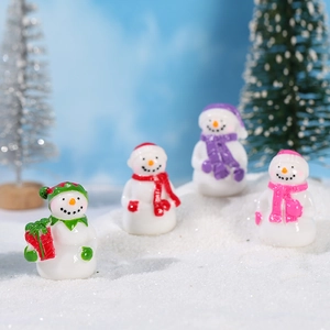 Set de 4 mini muñecos de nieve de resina con sombreros coloridos para micro paisajes