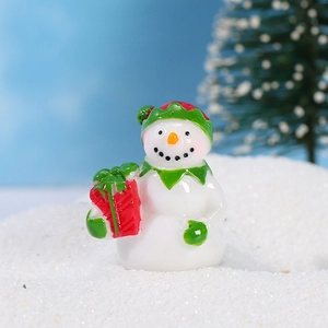 Figura de muñeco de nieve de resina con gorro rojo y regalo para decoración de Navidad