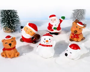 Set de figuritas navideñas de resina en miniatura con Papá Noel, renos y osos en la nieve