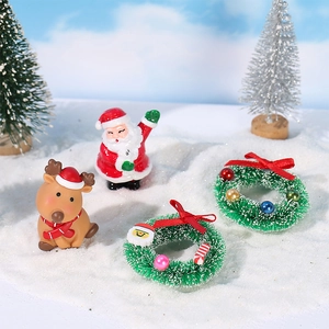 Figuras navideñas de resina con Papá Noel y reno en paisaje nevado miniatura