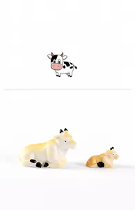 Set di statuette di mucca in resina con macchie nere per decorazioni micro paesaggio