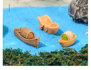 Dettagli di piccole barche in resina in miniatura per decorazioni fai da te