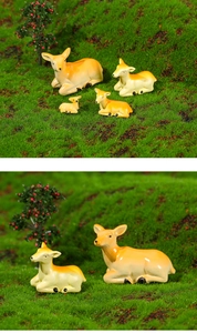 Miniature resin deer family figurines set on moss for micro landscape gardening decoration