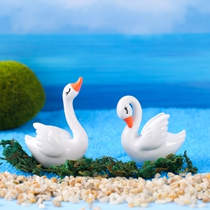 Pair of white resin swan figurines for succulents and micro landscape decorations