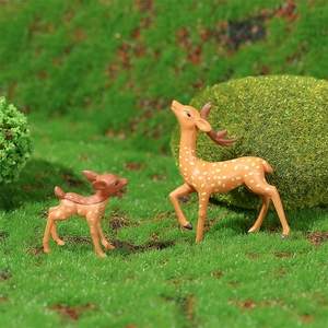 Miniature sika deer family resin figures for terrarium and moss landscape decoration