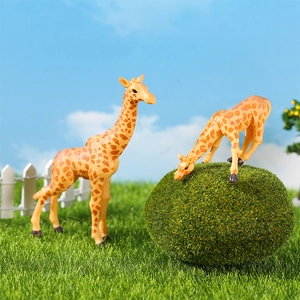 Realistic giraffe animal figurines set for micro landscape and home decoration