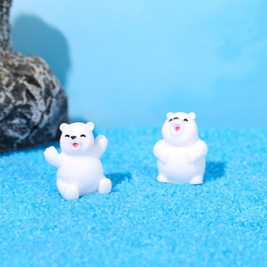 Miniature resin polar bear figurines for micro landscape decoration and winter scenery