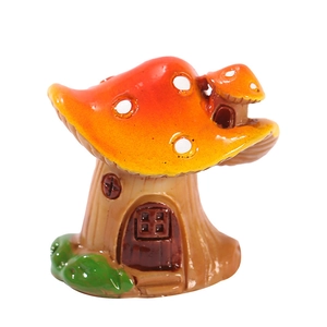 Charmante Pilzhaus-Harzfigur für weihnachtliche Mikrolandschaften und Gartendeko
