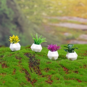 Set di 4 piante in miniatura per casa delle bambole con vasi bianchi e fiori finti