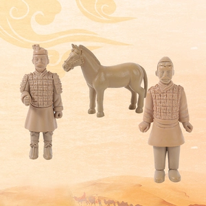 Terrakotta-Armee Figuren-Set mit zwei antiken Soldaten und einer Kriegspferd-Statue