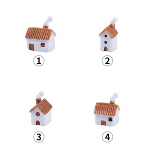 Set de cuatro casas miniatura de resina con paredes blancas para decoración de paisajes