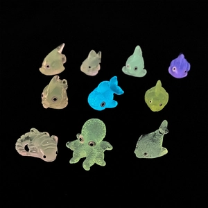 Mini Luminous Ocean Animal Resin Figures Glow In The Dark Fish Octopus Miniature For Aquarium Landscaping Micro Decor DIY