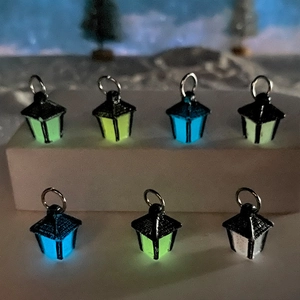 Mini lanternes vintage en résine avec sept effets lumineux colorés pour déco de Noël