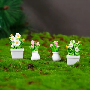Miniature Resin Potted Plant Dollhouse Decoration Modern Minimalist Daisy Tulip Floral Ornament Desktop Accent Home Decor