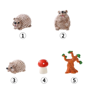 Miniatures de hérisson et champignon pour paysages de mousse et décors de jardin