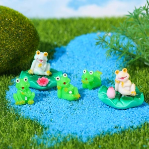 Miniature resin frogs set with lotus leaves for micro landscape and aquarium decoration