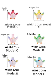 Vue détaillée de six oiseaux en résine colorés avec dimensions pour mini-jardins