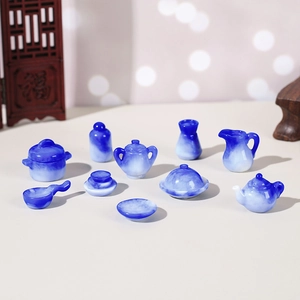 Puppenhaus Küchenset mit 10 Mini-Geschirrteilen im blau-weißen Keramik-Stil Design