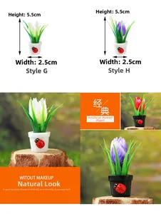Miniatuur tulpen bonsai beeldjes met lieveheersbeestje patronen op witte potten