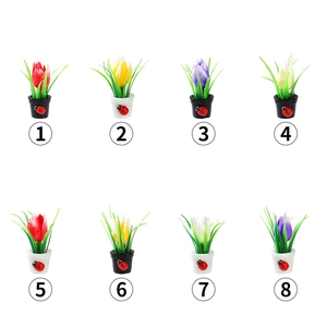 Mini tulipani artificiali in vaso in otto stili con decorazione di coccinella carina