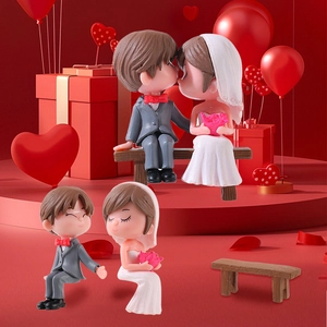 Cartoon wedding couple figurines on a bench for DIY micro landscape and cake decor