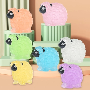 Set de 7 figurines moutons colorés en résine pour paysages miniatures et décors DIY