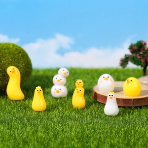Micro Paysage Miniature Mignonnes Drôles Figurines de Poussin en Résine Accessoires DIY Blind Bag Décorations de Bureau de Voiture Ornements Blanc Jaune Petit Canard Oiseau