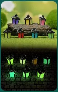Paletti per lanterne in miniatura luminosi con effetto bagliore al buio per giardino