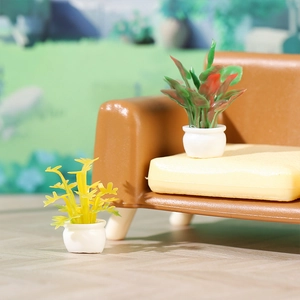 Miniatur-Puppenhaus künstliche Topfpflanzen mit weißen Keramiktöpfen und bunten Blättern