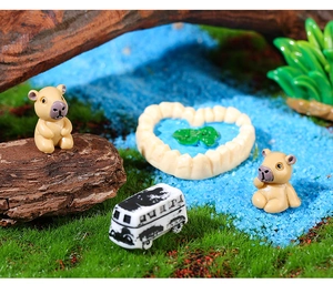 Set de figuras miniatura de carpincho con piscina de corazón y furgoneta para decoración