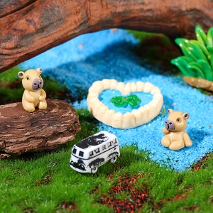 Set de figuras de carpincho con piscina de corazón y bus para decoración de paisajes