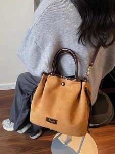 Sac Seau pour Femmes Effet Daim Cuir PU Vintage Décontracté Cordon de Serrage Sac à Épaule Sac Bandoulière de Niche Polyvalent Mode
