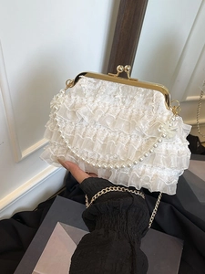 Sac à main élégant en dentelle blanche à volants avec poignée perle et chaîne dorée